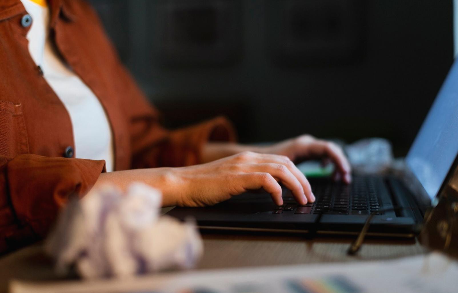 Akademické ověření výzkumných postupů v oblasti finančních analýz